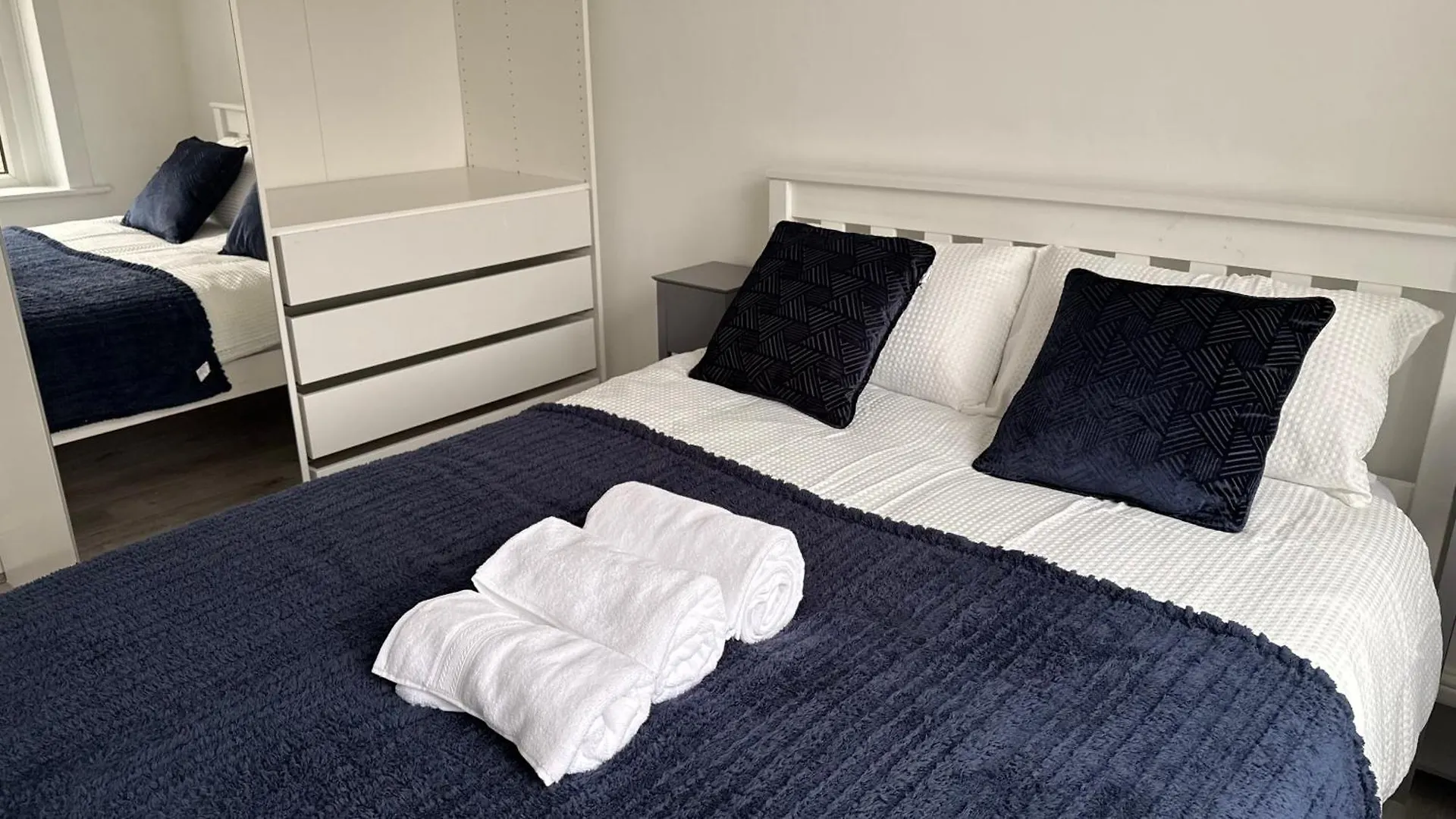 Brick Lane Modern 2 Bedroom Appartment London 0*,  United Kingdom