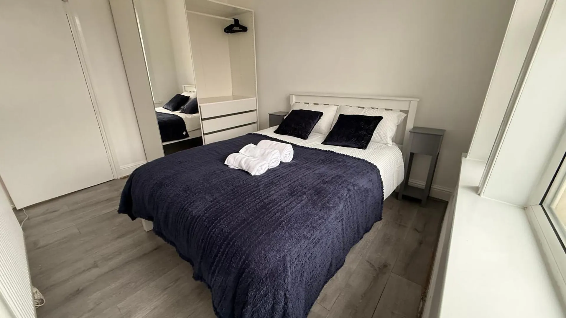 Brick Lane Modern 2 Bedroom Appartment London 0*,